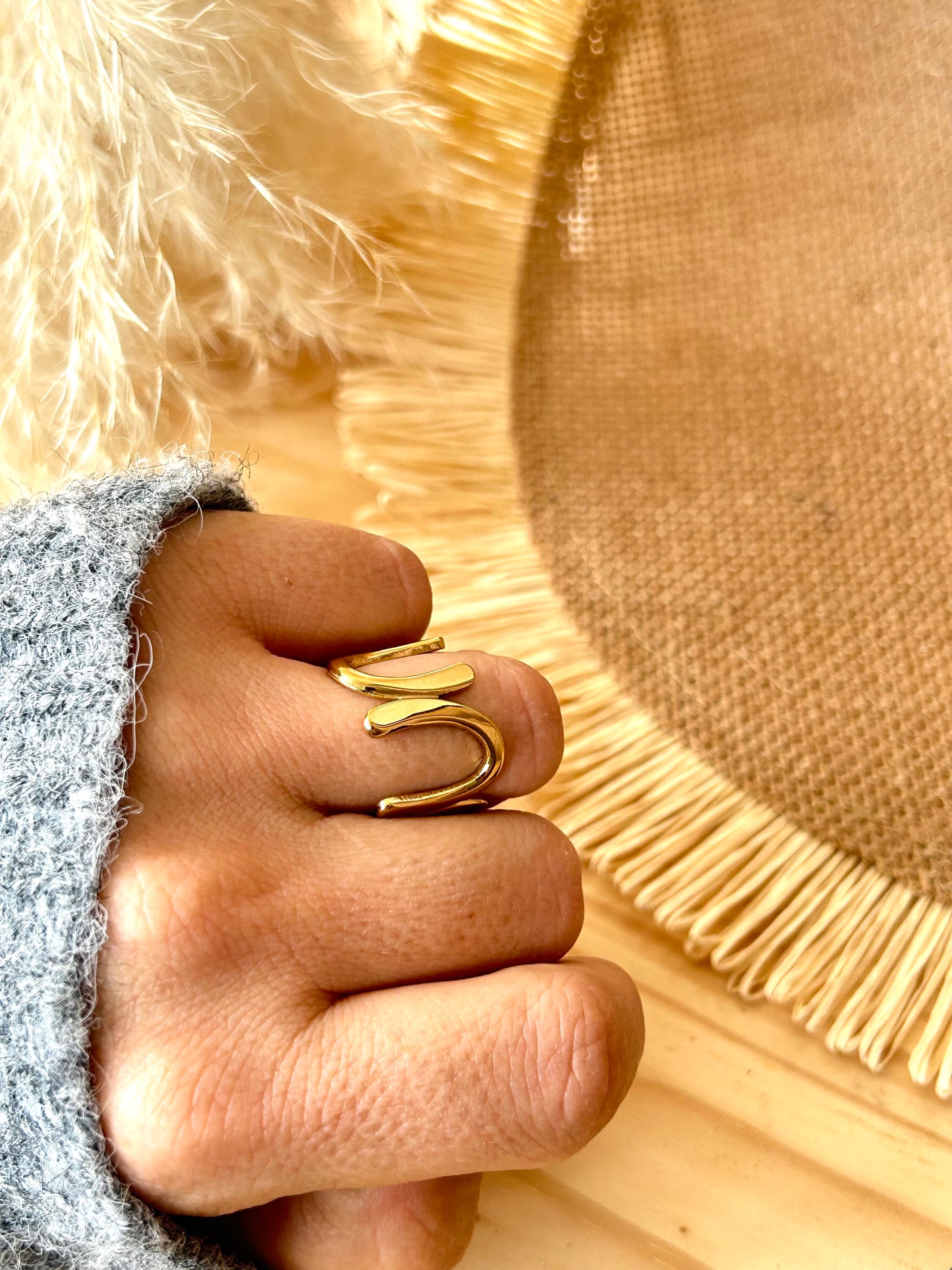 "TESSA" ring in gold-plated steel